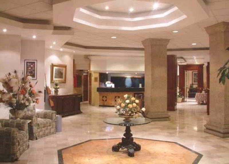 Hotel Quality Inn Аґуаскальєнтес Інтер'єр фото